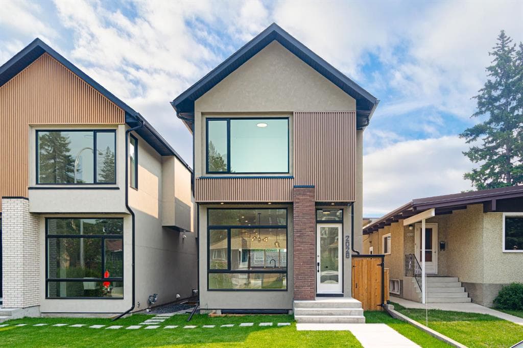 2028 36 Street SW — photo 1