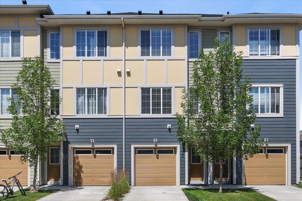 2-bed Townhouse for sale at 330 Marquis Lane SE, Calgary