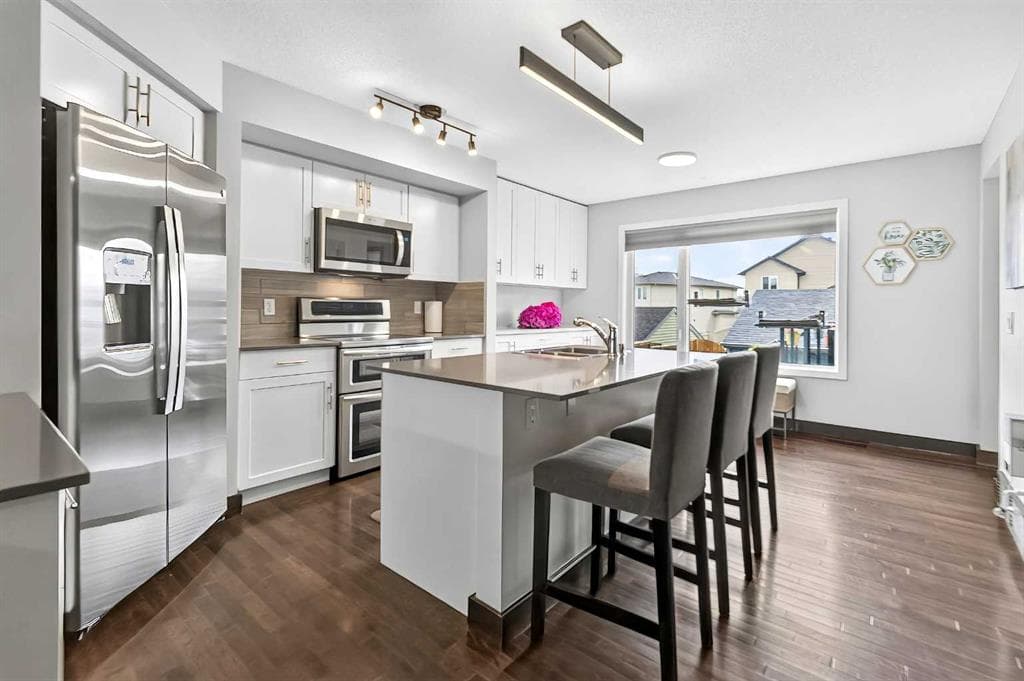4-bed Semi-detached for sale at 102 Panatella Hill NW, Calgary
