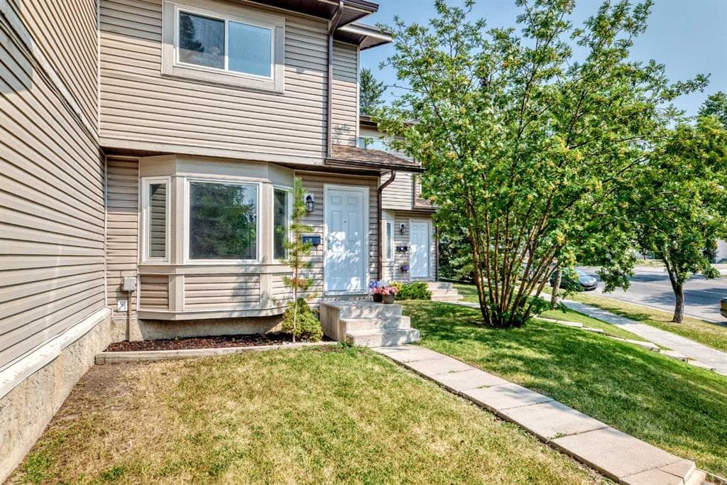3-bed Townhouse for sale at 11 Falshire Terrace NE, Calgary