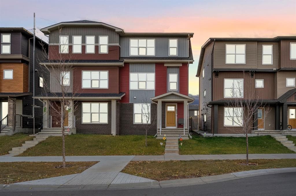 4-bed Semi-detached for sale at 533 Savanna Boulevard NE, Calgary