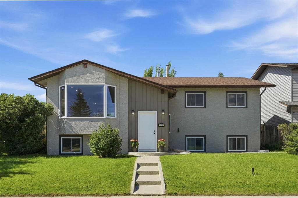 3-bed Detached for sale at 1018 10 Avenue SE, High River