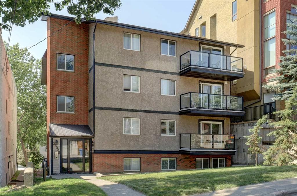 302, 2308 17B Street SW — photo 1