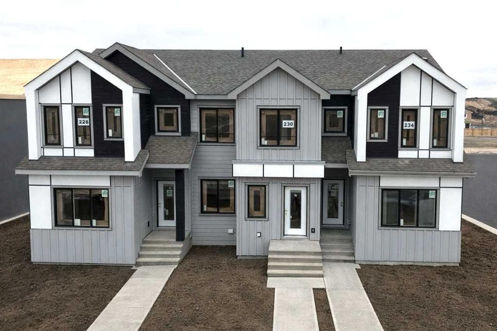 3-bed Townhouse for sale at 222 Heartwood Parade SE, Calgary