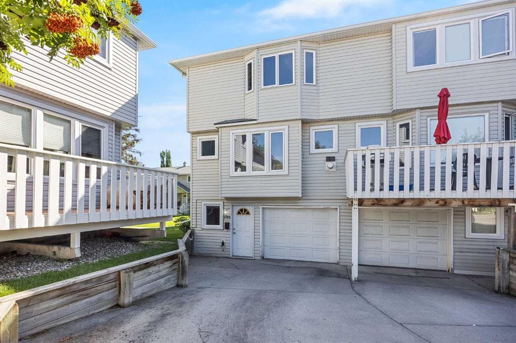 2-bed Townhouse for sale at 225 Killarney Glen Court SW, Calgary
