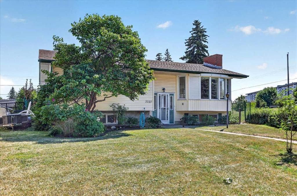 3-bed Detached for sale at 7727 Bowcliffe Crescent NW, Calgary