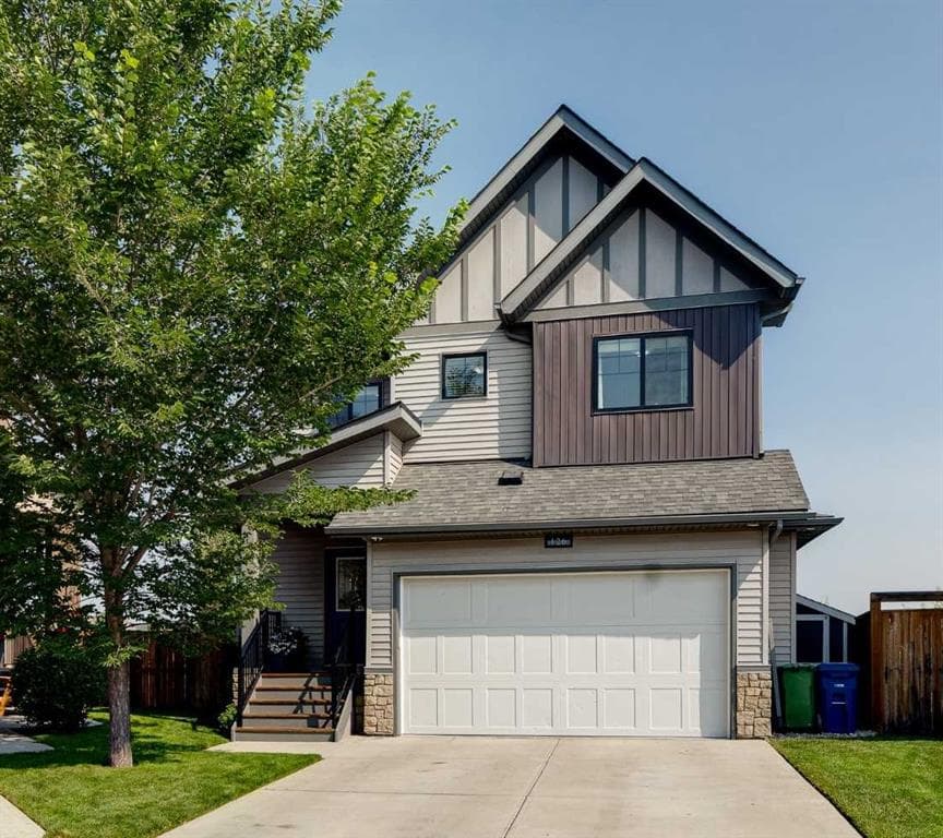 4-bed Detached for sale at 126 Reunion Landing NW, Airdrie
