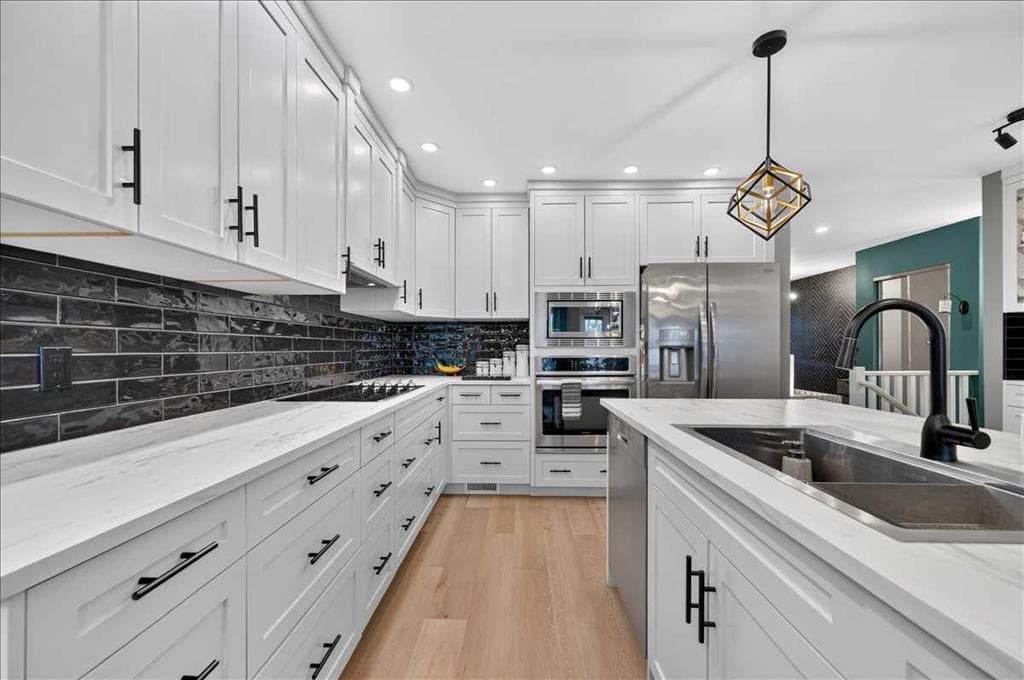 2-bed Townhouse for sale at 23, 33 Stonegate Drive NW, Airdrie