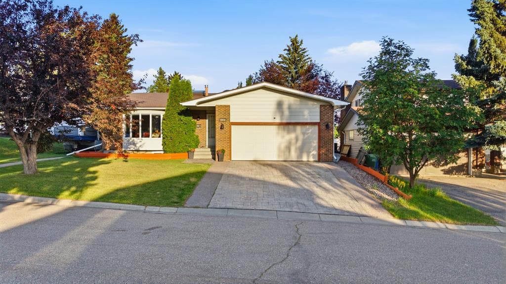 5-bed Detached for sale at 6016 Dalcastle Crescent NW, Calgary