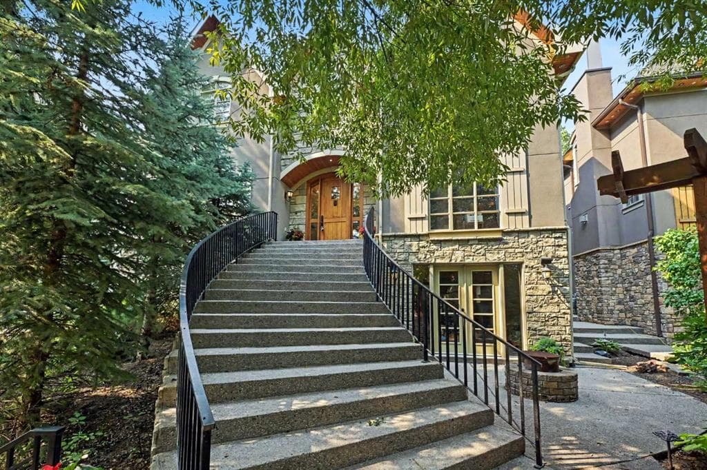 614 Crescent Boulevard SW — photo 1