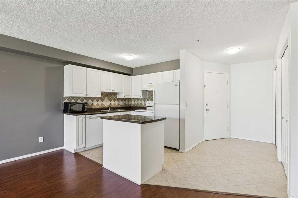 209, 1000 Citadel Meadow Point NW — photo 1