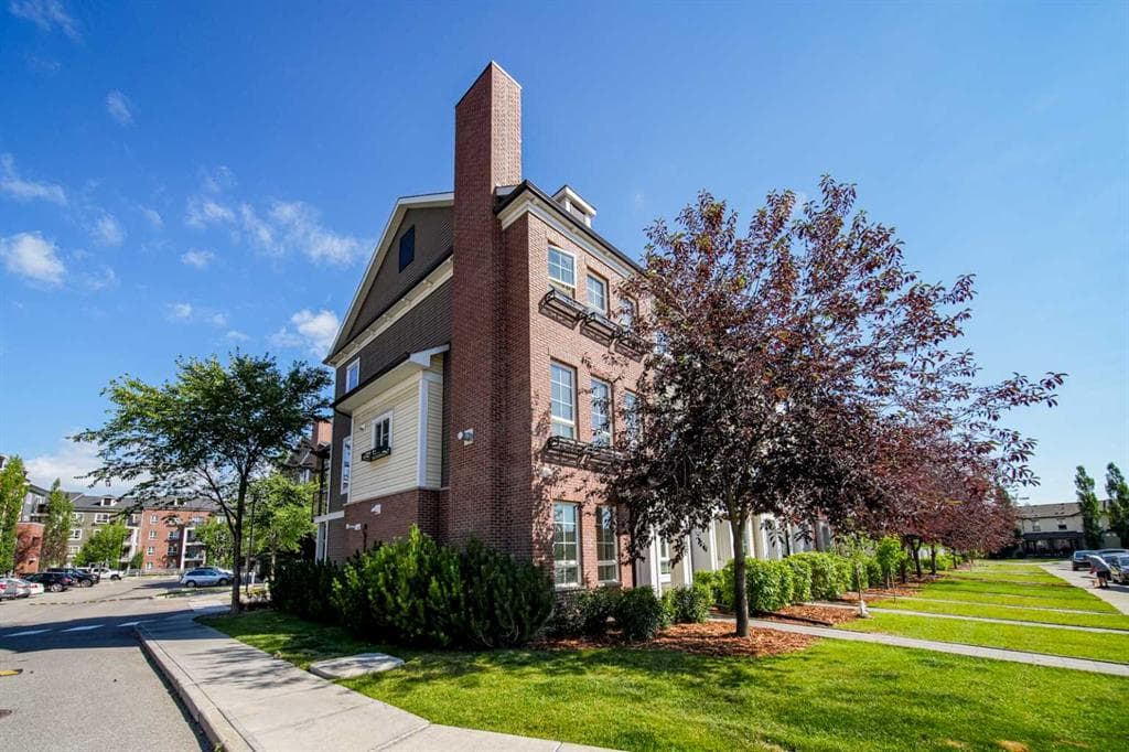 211 Copperpond Common SE — photo 1