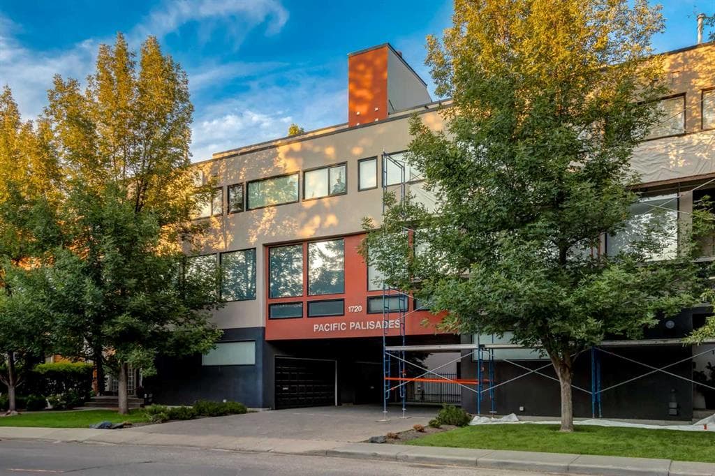 4-bed Townhouse for sale at 107, 1720 12 Street SW, Calgary