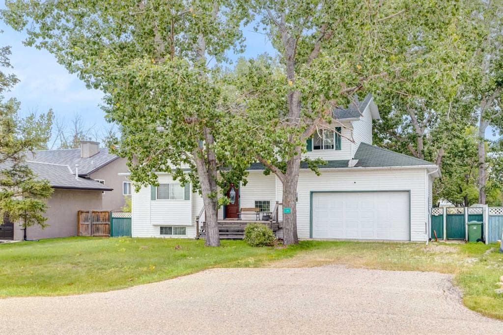 4-bed Detached for sale at 115 Newton Street NW, Langdon