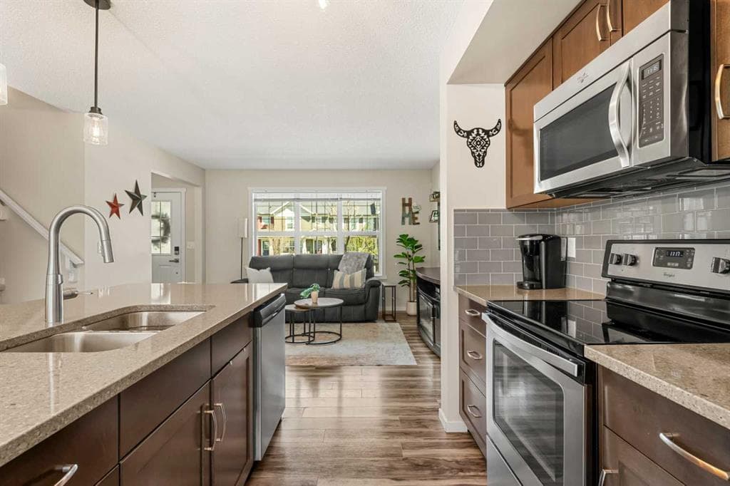 3-bed Townhouse for sale at 40 Sunvalley Road, Cochrane