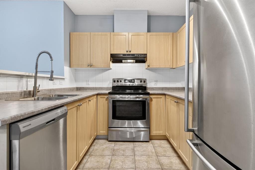2-bed Apartment for sale at 1117, 333 Taravista Drive NE, Calgary