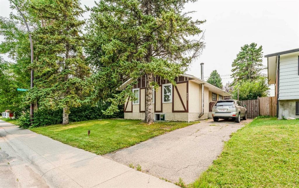 5-bed Detached for sale at 6823 4 Avenue SE, Calgary