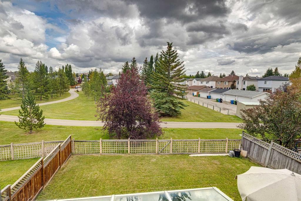 23 Sierra Nevada Close SW — photo 1