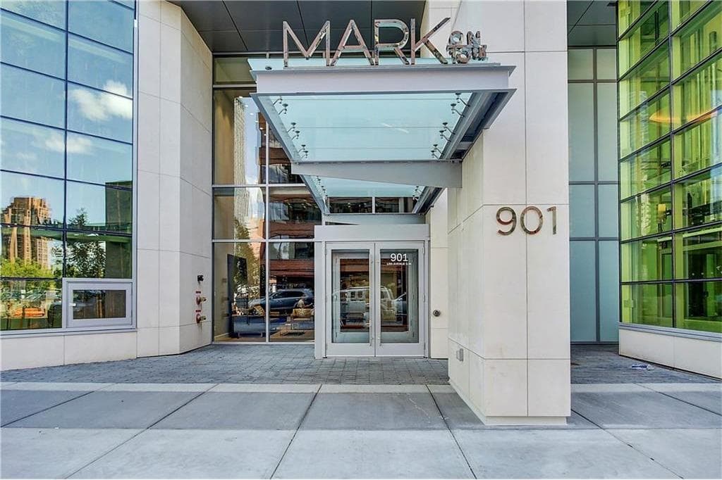 807, 901 10 Avenue SW — photo 1
