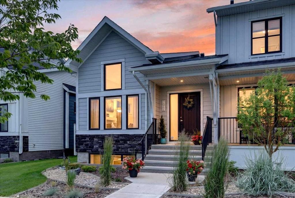 3-bed Townhouse for sale at 1066 Creekside Boulevard SW, Calgary