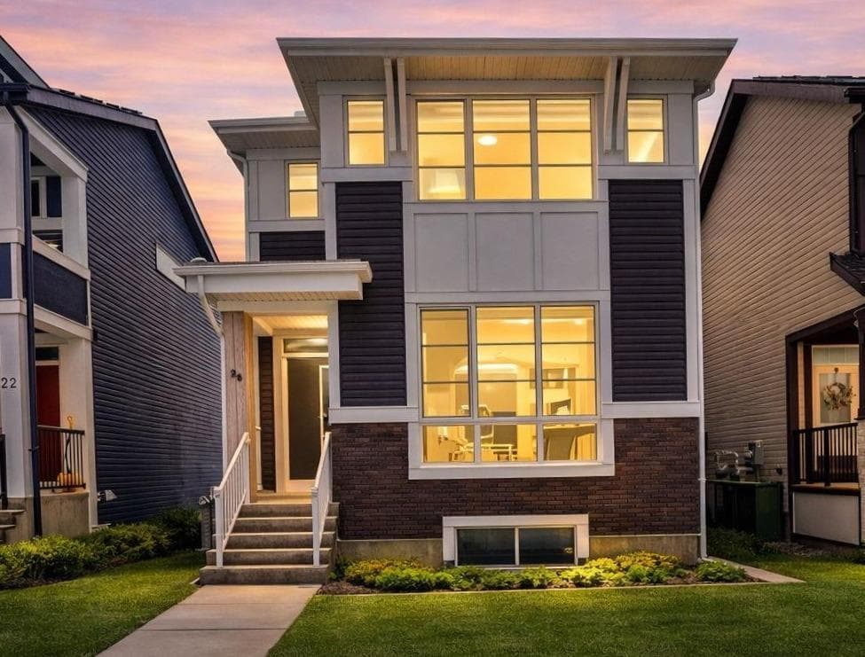 26 Amblehurst Path NW — photo 1