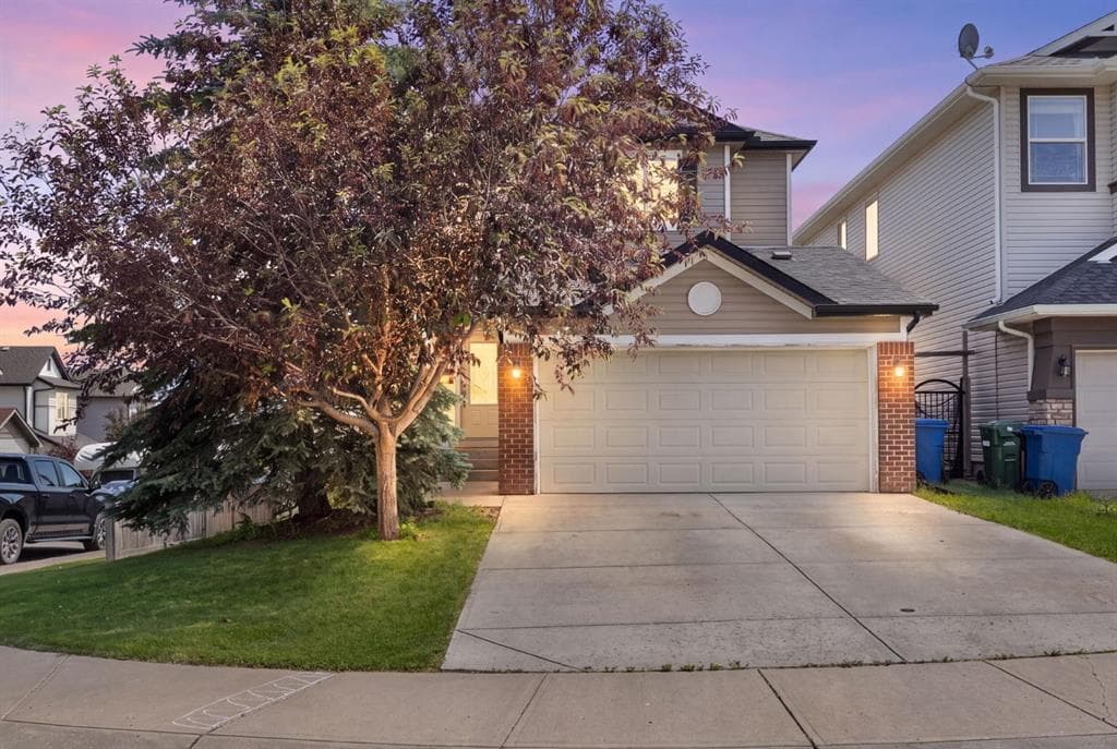 4-bed Detached for sale at 590 Coopers Drive SW, Airdrie