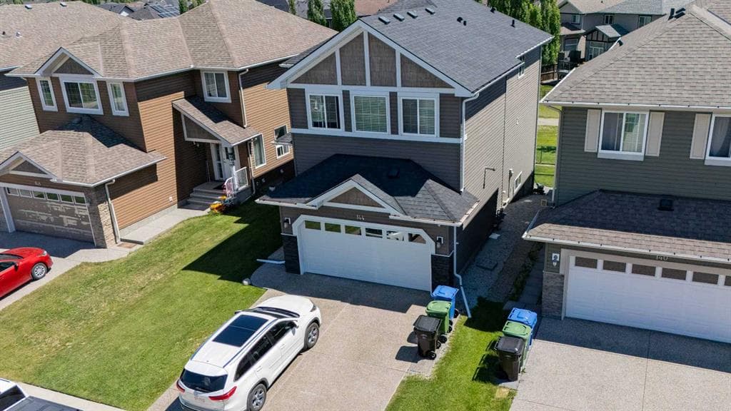 144 Everhollow Street SW — photo 1