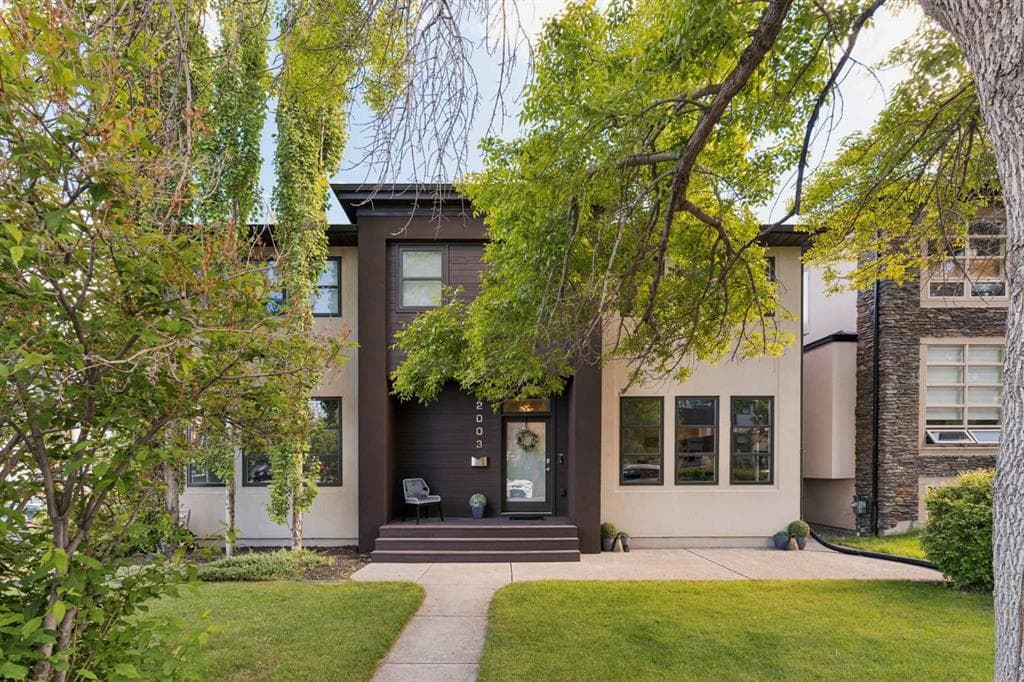 4-bed Semi-detached for sale at 2003 32 Avenue SW, Calgary
