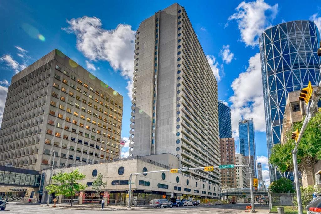 1-bed Apartment for sale at 2209, 221 6 Avenue SE, Calgary