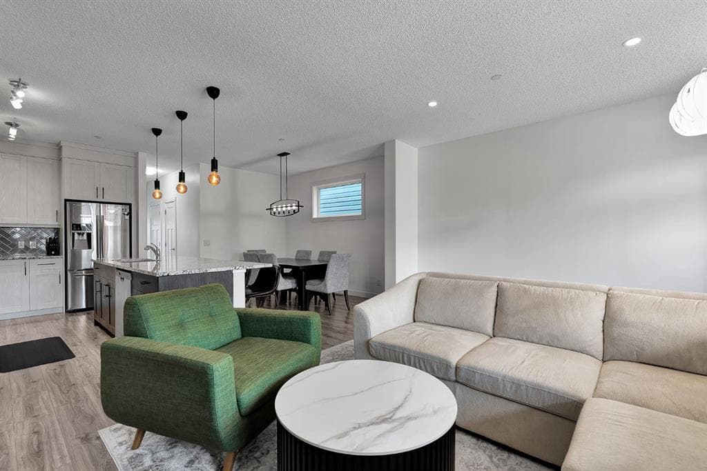 87 Howse Crescent NE — photo 1