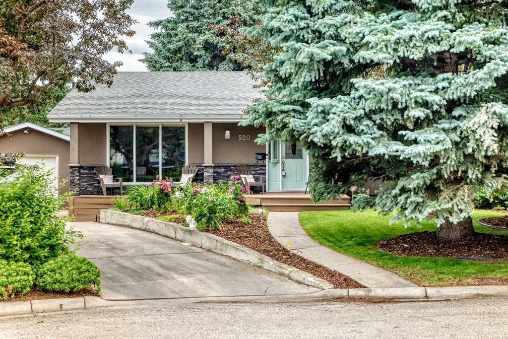4-bed Detached for sale at 520 Oakwood Place SW, Calgary