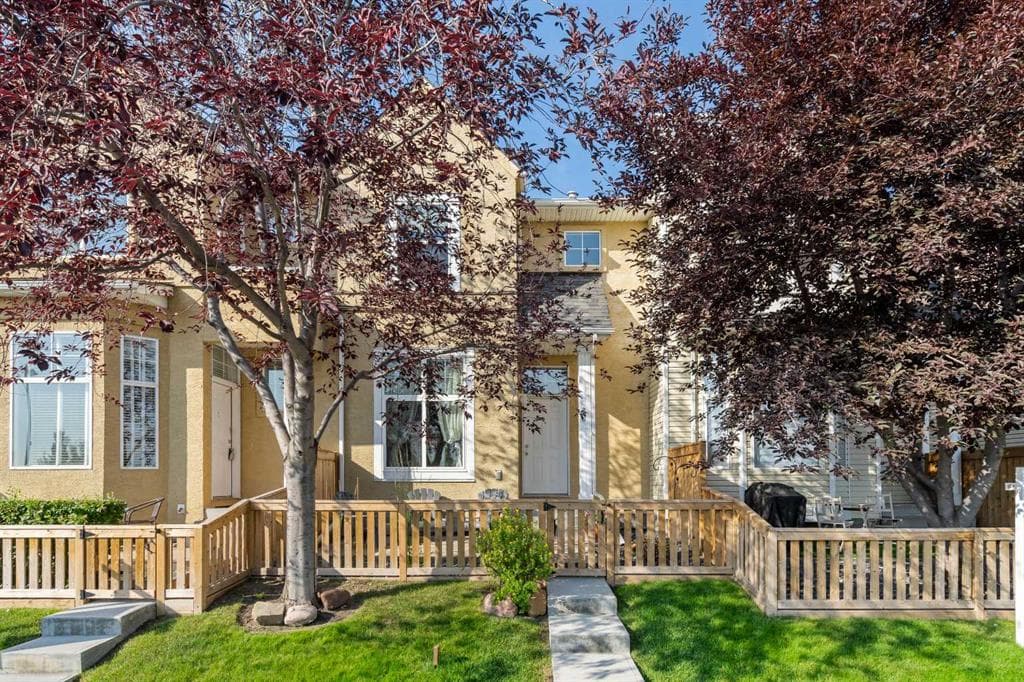 2-bed Townhouse for sale at 205 Mckenzie Towne Gate SE, Calgary