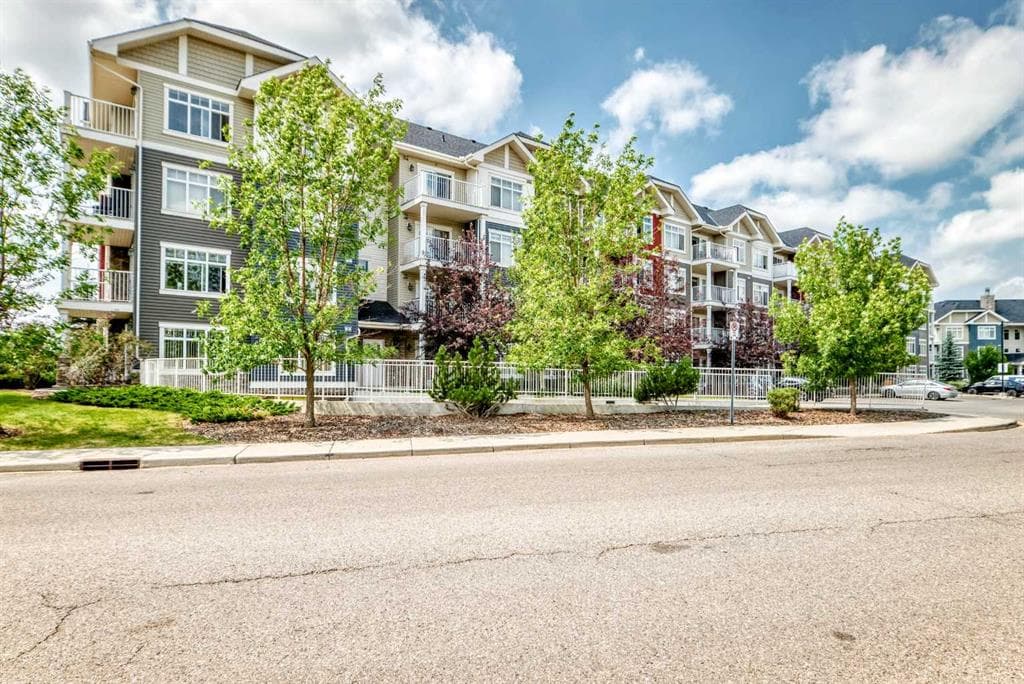 6211, 155 Skyview Ranch Way NE — photo 1