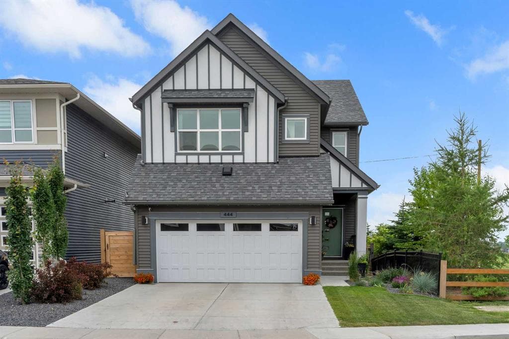 3-bed Detached for sale at 444 Lawthorn Way, Airdrie