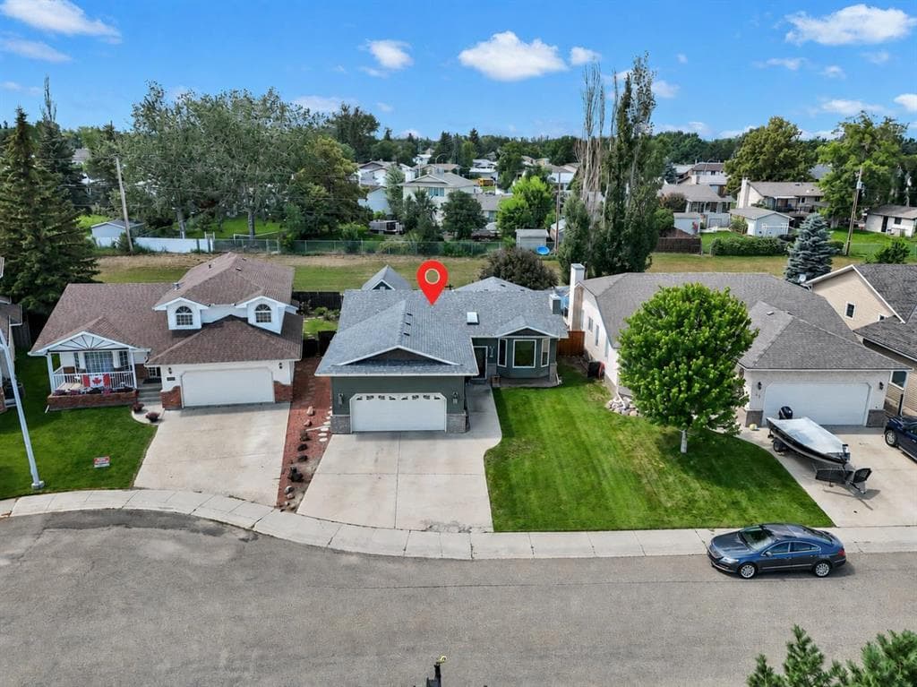 4-bed Detached for sale at 39 Parkland Close E, Brooks