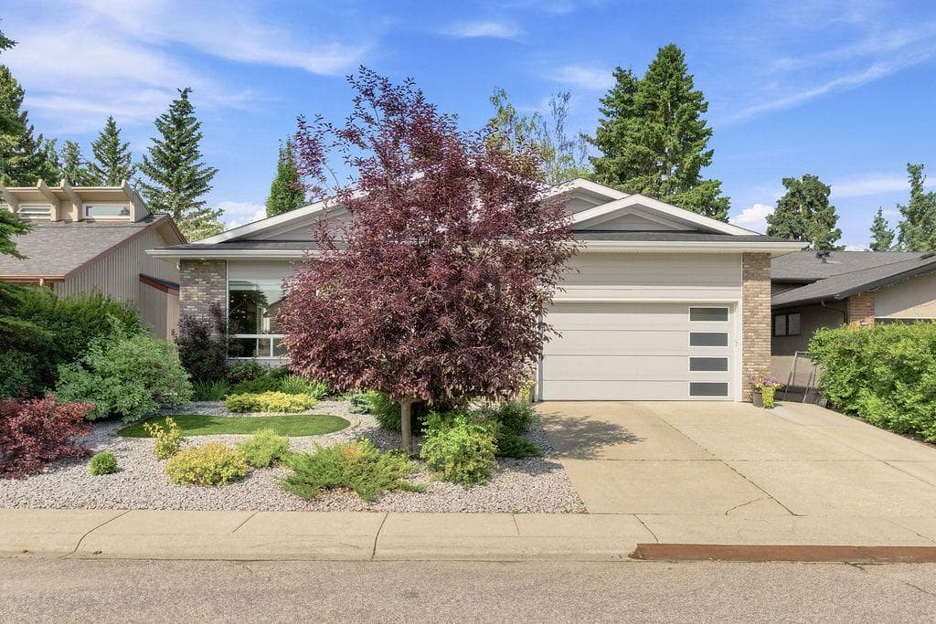 223 Oakland Place SW — photo 1