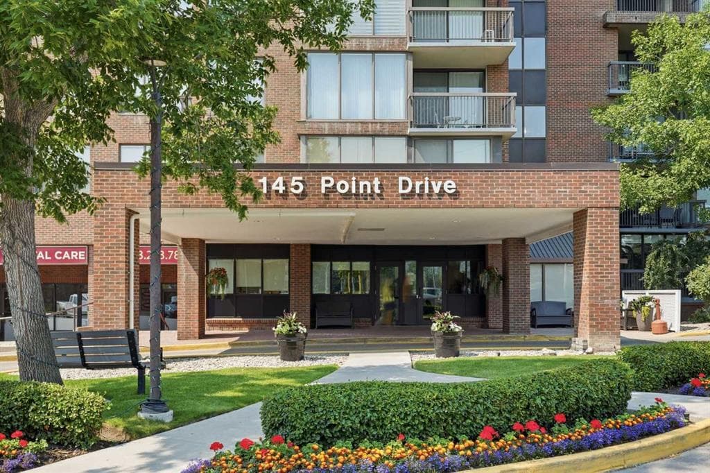 406, 145 Point Drive NW — photo 1