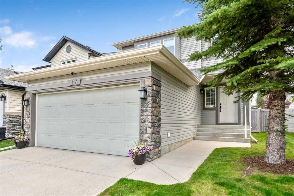 114 Chapalina Close SE — photo 1