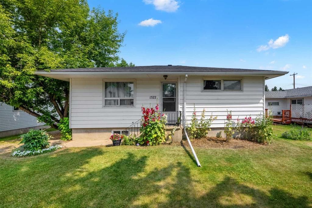 3-bed Detached for sale at 1522 20 Avenue, Didsbury
