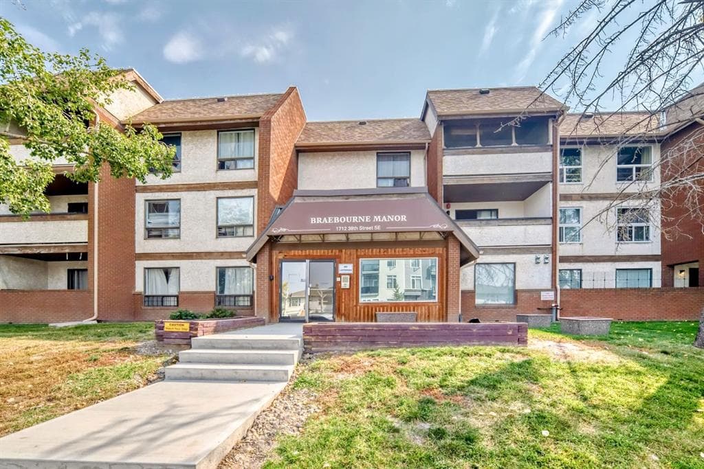 2-bed Apartment for sale at 306, 1712 38 Street SE, Calgary