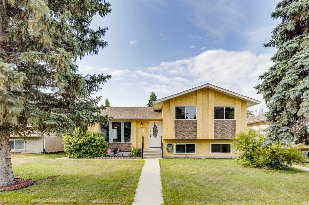 197 Acacia Drive SE — photo 1