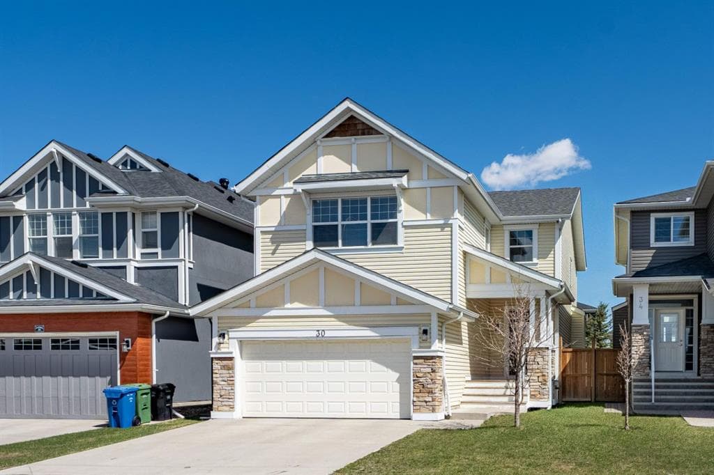 30 Redstone Parade NE — photo 1