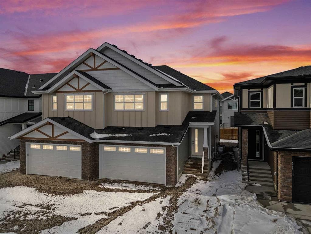 467 Kinniburgh Loop — photo 1