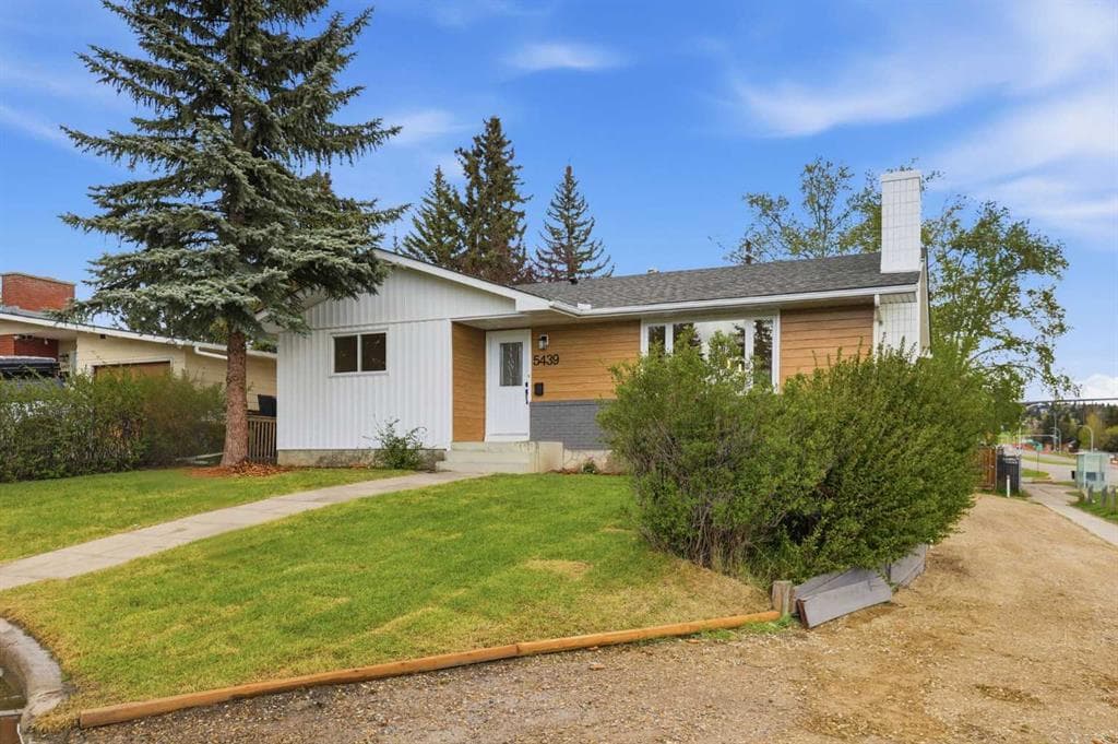 5439 Dalrymple Crescent NW — photo 1
