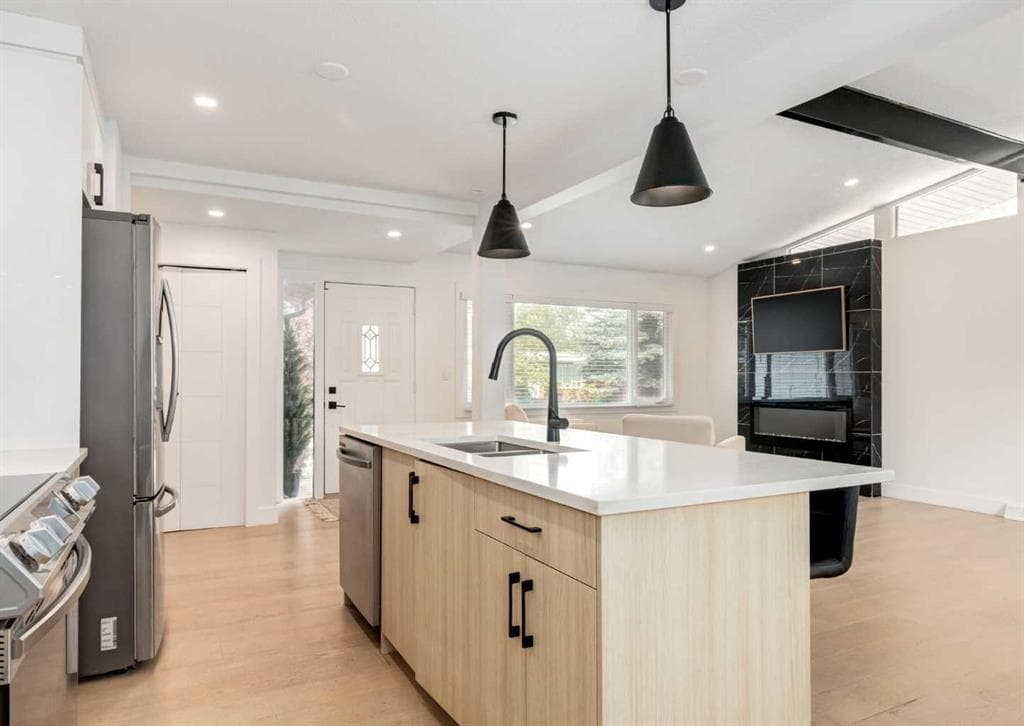 4-bed Detached for sale at 1323 106 Avenue SW, Calgary