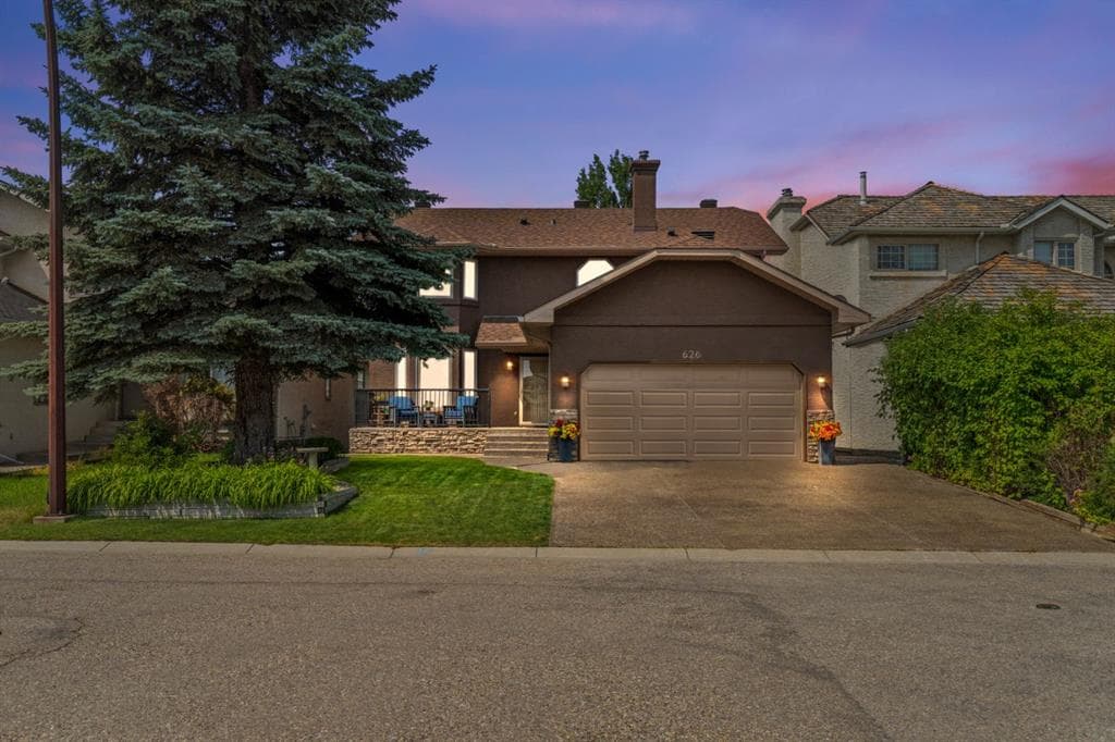 626 Hawkhill Place NW — photo 1