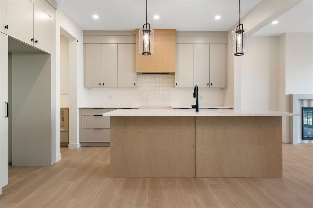 112 Sunrise Heath — photo 1