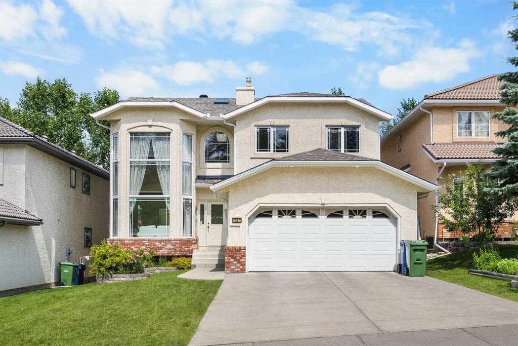 207 Hamptons Drive NW — photo 1