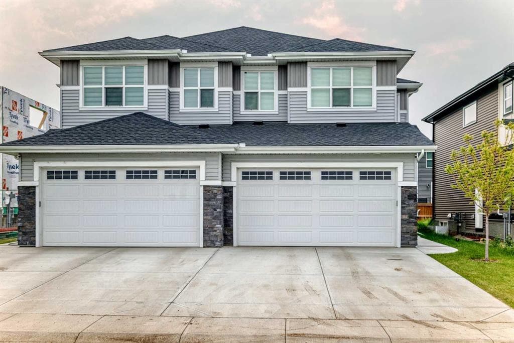 427 Kinniburgh Loop — photo 1