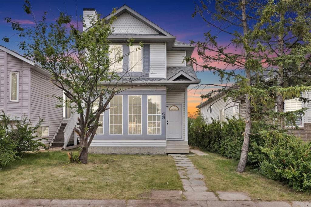 68 Laguna Close NE — photo 1